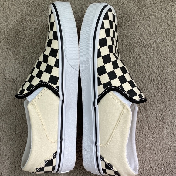 Vans Checkered Slip On Shoes - Picture 2 of 5